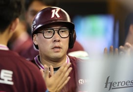 'Solo home run in the decisive inning': Kiwoom's An Chi-hong honestly confesses, "My heart felt heavy during the 10th-game losing streak → It's truly a relief to have quickly taken the lead back"