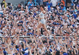 'Cùng với fan' của Hwasa [★Ảnh]