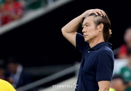 [フォト] 戸惑うホン・ミョンボ監督