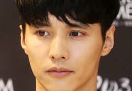 'おじさん'以来16年目..広告だけを撮るウォンビン、先輩のパク・グンヒョンの一言 [★FOCUS]