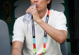 "Eat your fill of disappointment": Hong Myung-bo's team's humiliating return journey, anger even greater than 12 years ago with "strongest lineup" and 48 participating nations