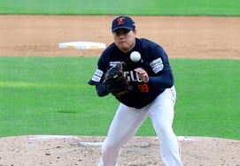[Photo] Jo Hyung-woo, Ryu Hyun-jin, one strikeout short of 2,500 combined strikeouts in Korea, the U.S., and Japan