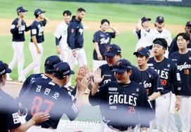 [フォト] '勝利を逃してごめん' キム・ギョンムン監督