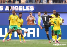 'Bảo vệ Hongmyung' cơn gió Nam Phi thổi đến đây thôi... Canada giành chiến thắng 1-0 trước bàn thắng của nhà hát trong hiệp hai
