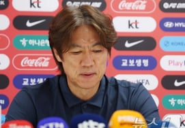 「洪明甫が辞任したにもかかわらず、『韓国の怒り』は収まる気配が見えない」 日本メディアが注目