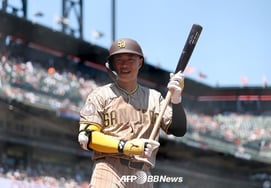 'El índice de base por bolas es de 0.109': Song Sung-moon demostró su instinto de llegar a base con dos bases por bolas... el equipo perdió 2-4 ante los Dodgers [Resumen de SD]