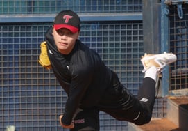 4月に召集解除→すぐに1軍へ→ERA 5.14の不振、LGのキム·ユンシクはなぜ揺らいだのか 「ボールには自信があったのに、体が追いついてくれませんね」" [インタビュー]