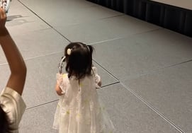 Lee Byung-hun♥Lee Min-jeong's 3-year-old daughter resembles her mom and dad, brimming with charm..Born for the stage [Star Issue]