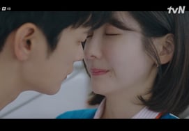 Seo In-guk ♥ Park Ji-hyun spotted at a baseball stadium during a kiss time... "Starting today, Day 1?" [Also working tomorrow] [Byeolbyeol TV]