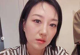 Jang Yoon-jung: "I Have Never Directly Contacted My Mother"... Official Statement on 'Biological Mother's Fraud' [Star Issue]