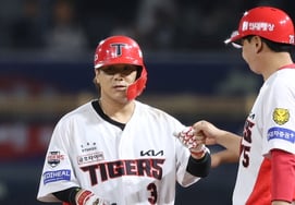 'イ・ジョンボム1797安打'を超えたキム・ソンビンが'感動'の告白 "背の低い少年の奇跡、タイガーズファンが作ってくれた"
