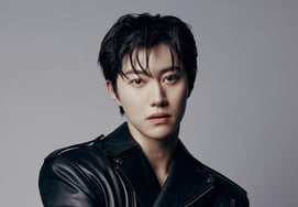 Kwak Dong-yeon, imagen totalmente transformada tras firmar contrato con Double Black Label.. Nuevo perfil revelado
