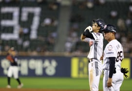 'Trade Protagonist' Leaves Lotte, Then Causes a Major Incident! → 12G 'Astronomical 50%' Explosion, Manager's Praise 'Turns Out' Hidden Reason for Stellar Performance