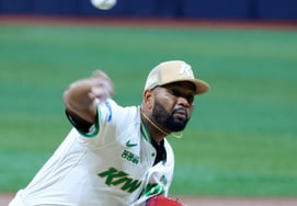 [Photo] 'LG's Ham Deok-ju vs. Starting Pitcher Alcantara'