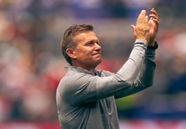 El entrenador canadiense Jesse Marsch, 'inexplicable' en su baile y 'discurso' que lo elevó a estrella meme del Mundial