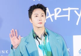 Jung Il-woo, Receiving Billions of Won to Join G-Dragon's Agency?.. Galaxy Remains Silent Again [Star Issue]