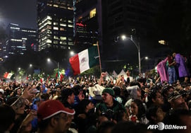 '祭りが惨事に' 100万人の人混みの中で4人が死亡··· メキシコ、40年ぶりの勝利後に「悲劇」