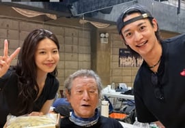 'Parting with Jung Kyung-ho': Choi Soo-young "My loyal brother" smiles brightly [Star Issue]