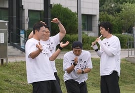 'Silent Breakup' Code Kunst Blows a Flute with a Smile [I Live Alone]