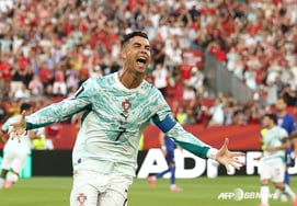 'Breaking the tournament goalless streak,' Ronaldo bids farewell to Modric on his 'retirement path' as legends face mixed fates... Portugal comes from behind for a 2-1 victory over Croatia
