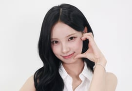 Trái tim bằng gò má thu hút ánh nhìn của Resenne One." [★Ảnh]