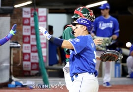 [Photo] 'Diaz's consecutive hits are great!' Choi Hyung-woo launches his 11th home run