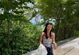 '44-year-old' Lee Si-young shows off figure in swimsuit that defies belief she is a mother of two, saying "Summer vacation has begun"