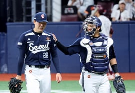 [フォト] '打線のしっかりしたサポートで失点もなく' 微笑みのチェ・スンヨン