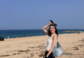 'Lee Gyu-hyeok♥' Son Dam-bi carries a 9.73 million won luxury bag on a trip to Sokcho [Star Issue]