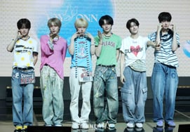 VAYONN made their debut today [★Photos]