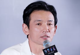 Hwang Jung-min, needs to ponder deeply over acting without a counterpart [★Photo]