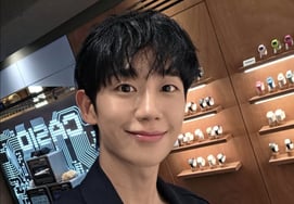 丁海寅,雕塑颜值的定式...温馨的微笑让人"心动"