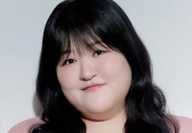 Lee Gook-ju, Profile Taken After 10 Years: "I've Had It Retouched a Lot... My Right Side Is Not So Good"