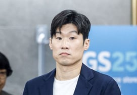 "天下のパク・チソンも一人で戦ったら···「Kリーガー出身の政治家、イム・ミンヒョクが訴える『サッカー関係者とファンが力を合わせるべきだ』」