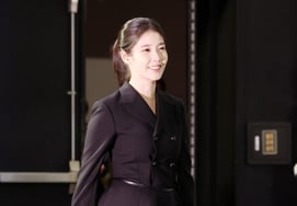 Yeon Hye-ran: "'Grand Duchess' IU is so beautiful and talented... 'My daughter' I'm proud of" [Blue Dragon Handprinting]