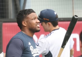 [Photo] Dominican hitter Severino: "Jamsil is quite spacious.."