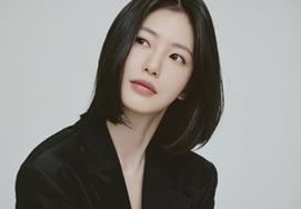 辛예恩说:"《医生杀手花蛇》，以为无视就可以了。经历背后议论后孤独袭来" [岛男孩医生采访②]
