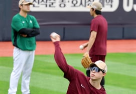 [Photo] 'Let's wrap up the first half with a turnaround victory!' Bae Dong-hyun