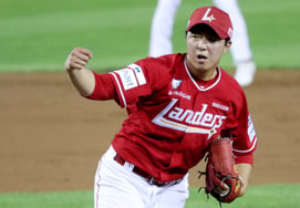 [Foto] El lanzador de fuego Kim Min-jun, a un paso de su primera victoria