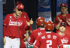 [Foto] El entrenador Lee Seung-yong: «No escatimaré los pulgares hacia arriba»