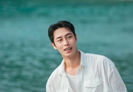 イ・ジェウク、'ドクター・サムボーイ'でロマンティックコメディの達人の真価..遺産の美