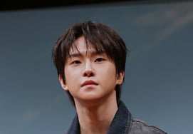Park Min Suk (Nu-bit) tái hiện cảnh quay tại buổi chiếu phim truyền hình Nhật BảnChuyện hậu trường cũng được công bố