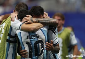 "Me llaman llorón", pero Messi también llora, y lloró... ¡Lágrimas de emoción hasta en el vestuario por la milagrosa victoria de Argentina!