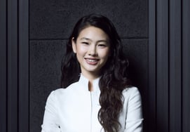 Jeong Ho Yeon vừa đi Cannes về từ Hope [★Ảnh]