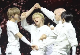 Nine "Unique Performances" [★Photos]
