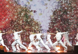 Nine "Explosive Comeback Stages" [★Photos]