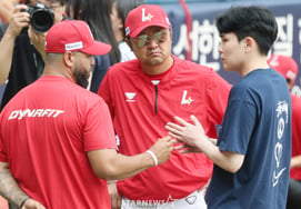 [フォト] ペドロ・アビラ、ファイアボーラーがスッと来た