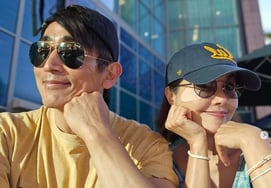 チャ·インピョ♥シン·エラ、他人の結婚式場でずっと手をつないで..ペク・ジヨンも羨ましい31年目の夫婦 [スター・イシュー]