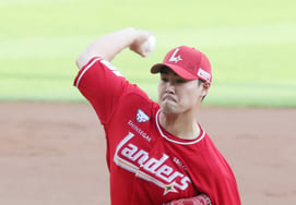 [Photo] Jeon Young-jun: 'Shall We Try for a Winning Streak?'