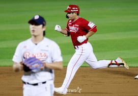 [Foto] El suplente Choi Jun-wo, jonrón de dos carreras